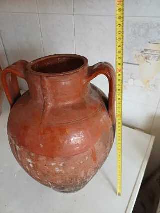 Cántaros antiguos de barro