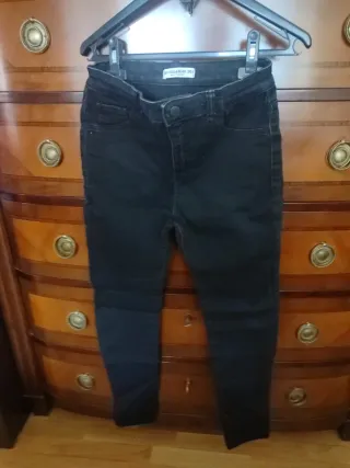 Pantalón vaquero negro mujer Pull&Bear Talla S