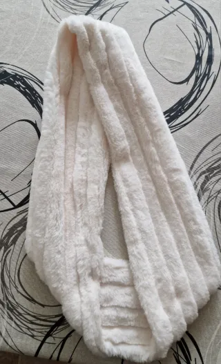 Scaldacollo in pelliccia sintetica bianco