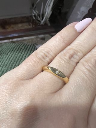 Anillo de plata bañado en oro con circonita