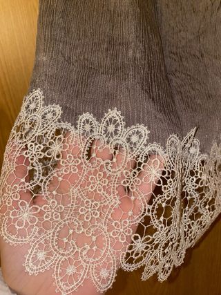 Top Zara encaje gris talla M