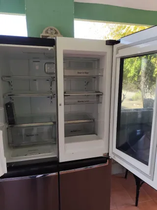 Nevera LG Inverter Linear Compressor AVERIADA