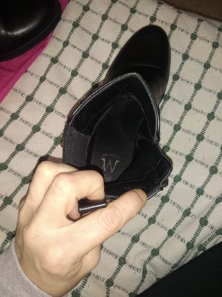 Botines Me Clink Me Negros con Hebilla Dorada