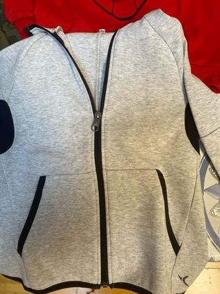 3 Sudaderas con capucha talla 6-7 años