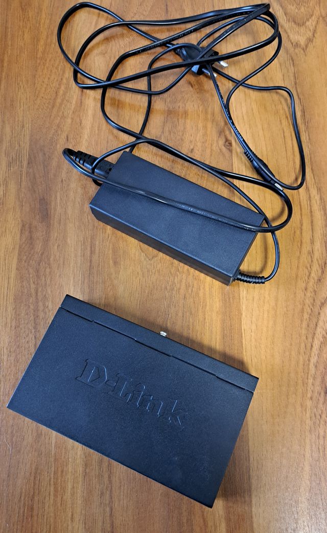 Switch D-Link 8 porte Fast Ethernet