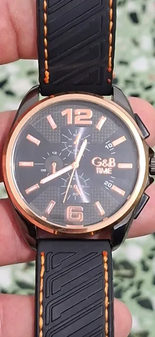 Reloj G&B Negro y Dorado