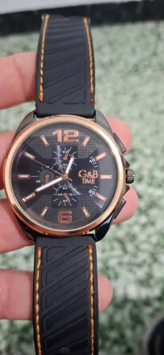 Reloj G&B Negro y Dorado