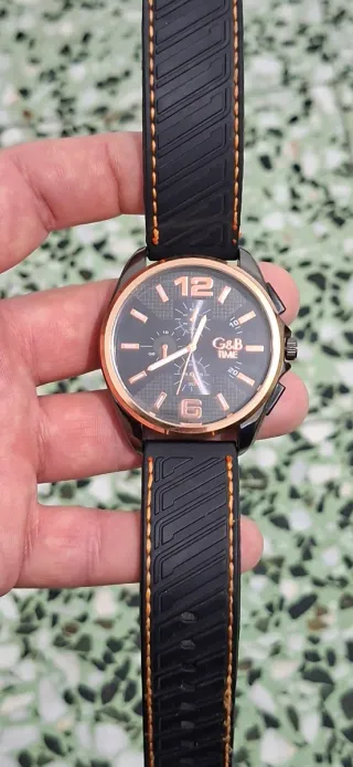 Reloj G&B Negro y Dorado