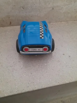 Coche juguete antiguo FORD-IBI de metal.