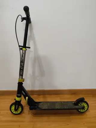 Patinete Oxelo Negro y Amarillo