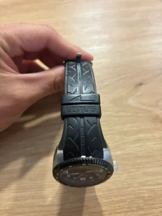 Reloj de acero Lotus colección 15568