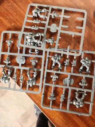 8 Marines Espaciales Warhammer 40k en Matriz