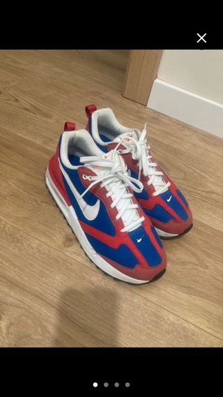 Zapatillas Nike Azules y Rojas