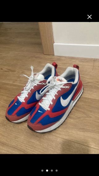 Zapatillas Nike Azules y Rojas