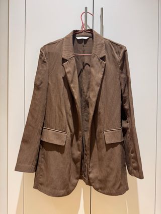 Americana Stradivarius marrón Talla XS