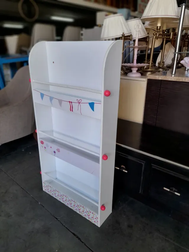 Estantería infantil blanca y rosa