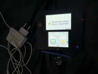 Nintendo 2DS Nera + Caricatore e Scheda SD