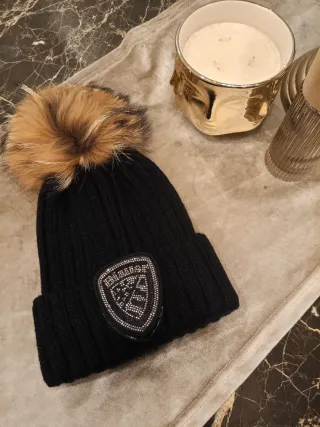 Cappello Blauer con pompon e patch