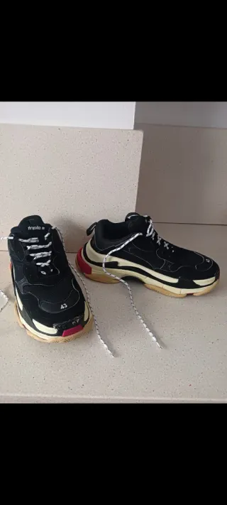 Balenciaga Triple S Sneakers Negras