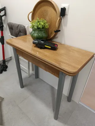 Mesa auxiliar extensible madera y metal