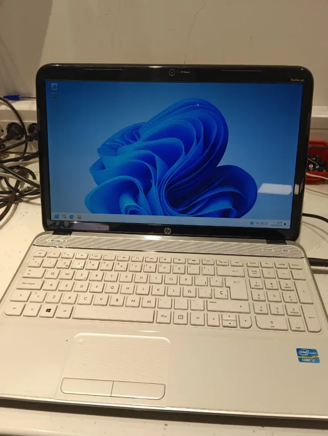 Portátil HP Pavilion g6 i7 8GB RAM 500GB SSD