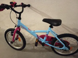 Bicicleta de equilibrio azul