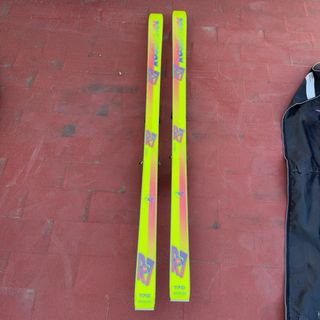 Esquís Rossignol M1D con fijaciones Salomon