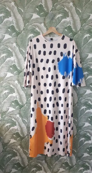 Vestido midi estampado lunares y manchas