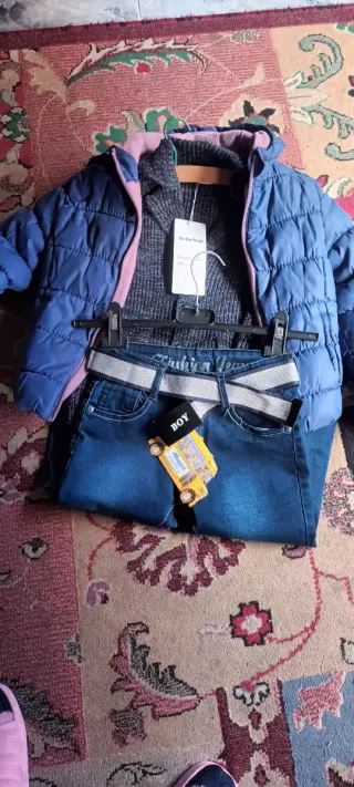 Conjunto niño abrigo, jersey y pantalón