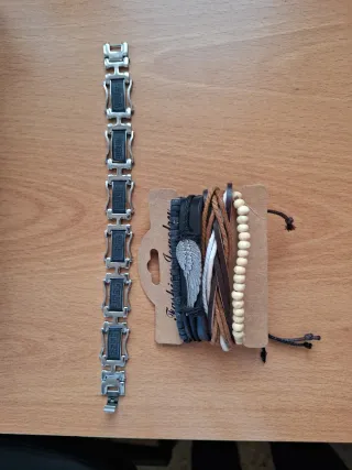 Pulseras acero ,cuero y cuentas.