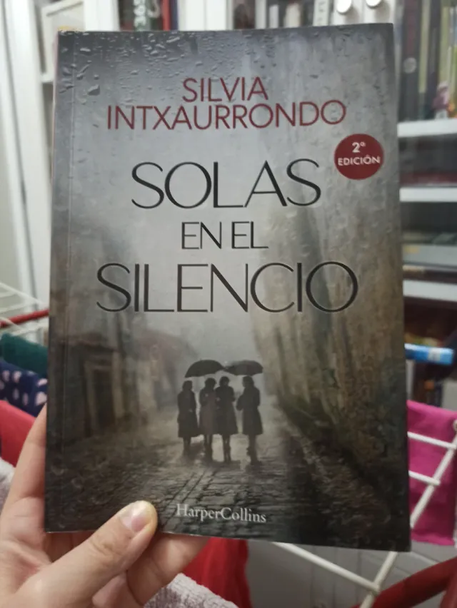Solas en el silencio