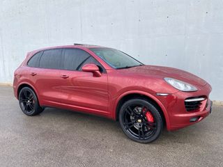Porsche Cayenne Rojo turbo 4.8 v8 570 cv año 2015