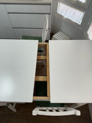 Mesa de comedor blanca