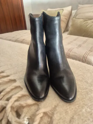 Botines de piel Zara negros