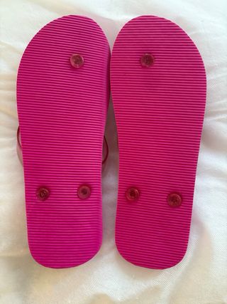Chanclas rosas con estampado