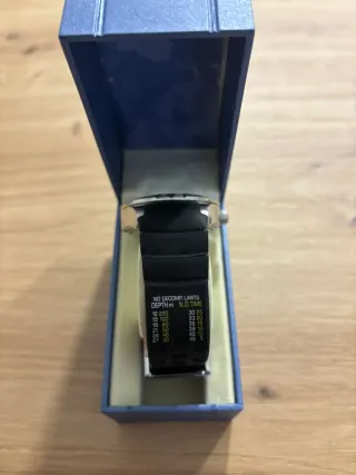 Reloj Festina Diver 200M (20 ATM) Amarillo