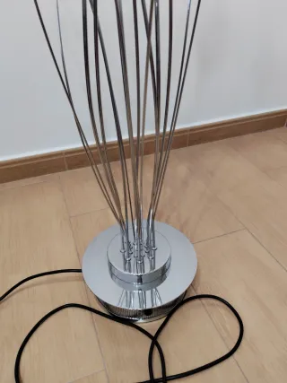 Lámpara de pie cromada tulipas