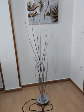 Lámpara de pie cromada tulipas