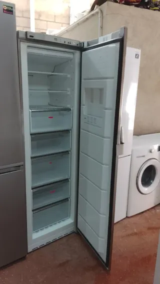 Congelador Bosch  plateada