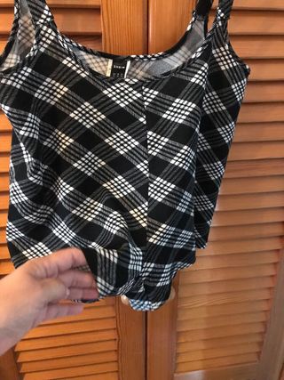 Mono corto cuadros tirantes largos