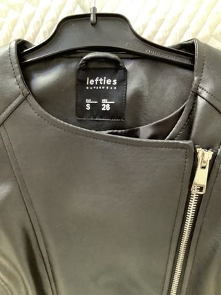 Chaqueta efecto piel Lefties Talla S