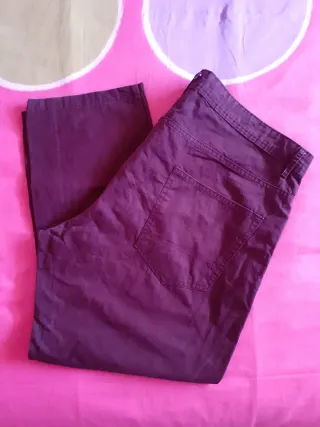 Pantalones granates,Talla 52