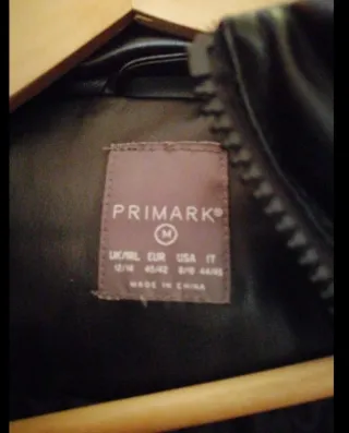 Abrigo efecto piel negro