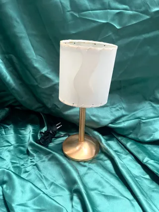 Lámpara sobremesa oro mate