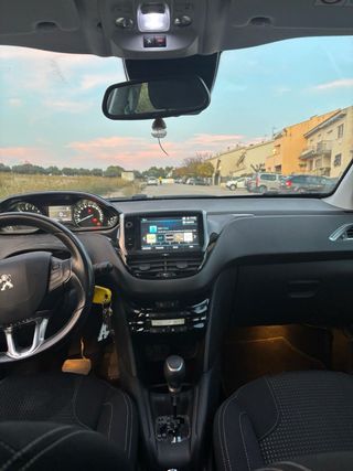 Peugeot 208 2018 Automático 110CV Tech Edition