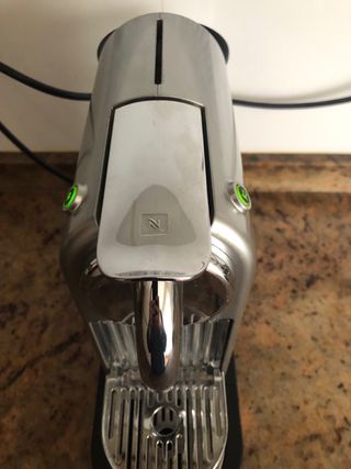 Cafetera Nespresso Essenza Mini Gris