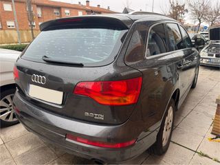 AUDI Q7 S - LINE