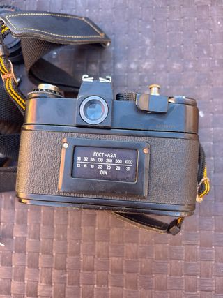 Cámara Zenit Negra con accesorios y compartimentos