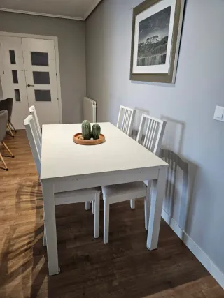 Mesa y 4 Sillas IKEA pinrado blanco
