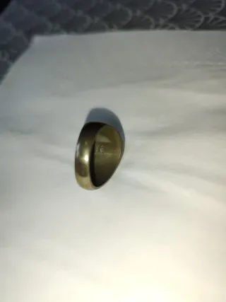 Anillo tipo sello dorado